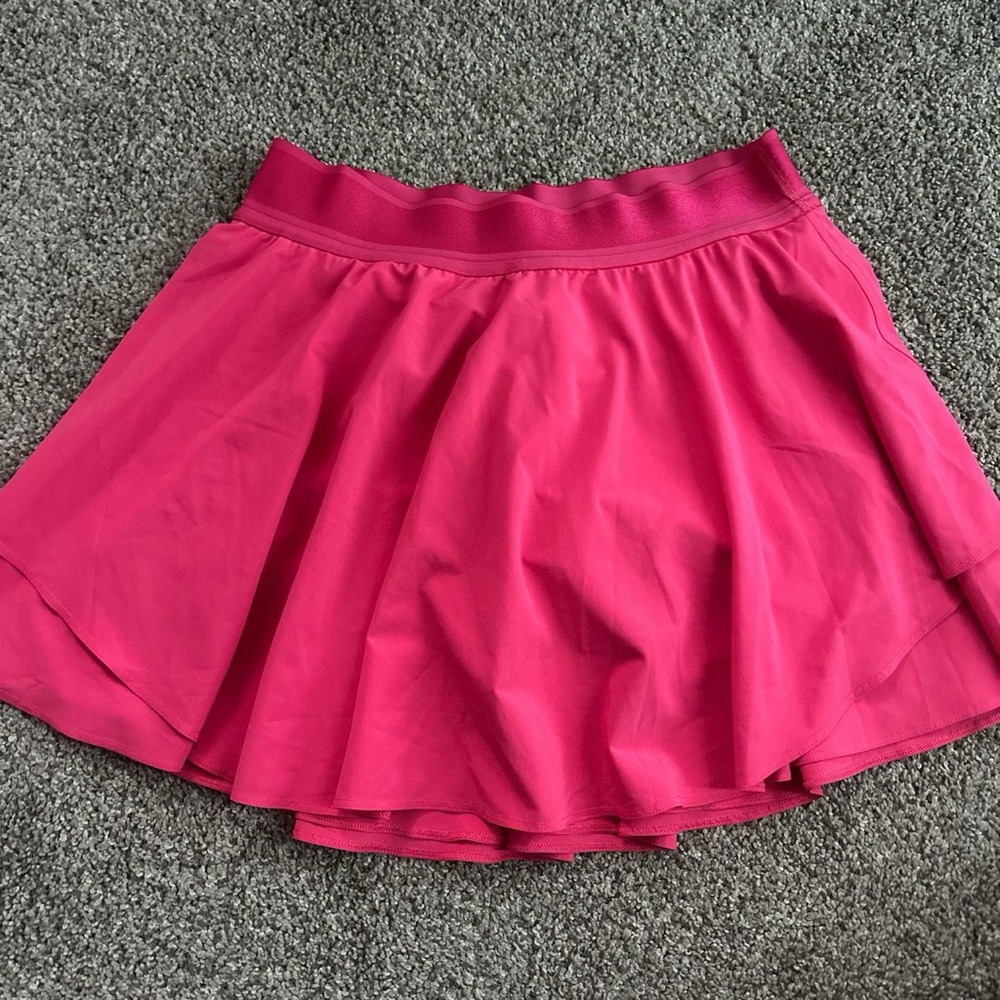 Elegant Pink Luluemon Women's Skirt